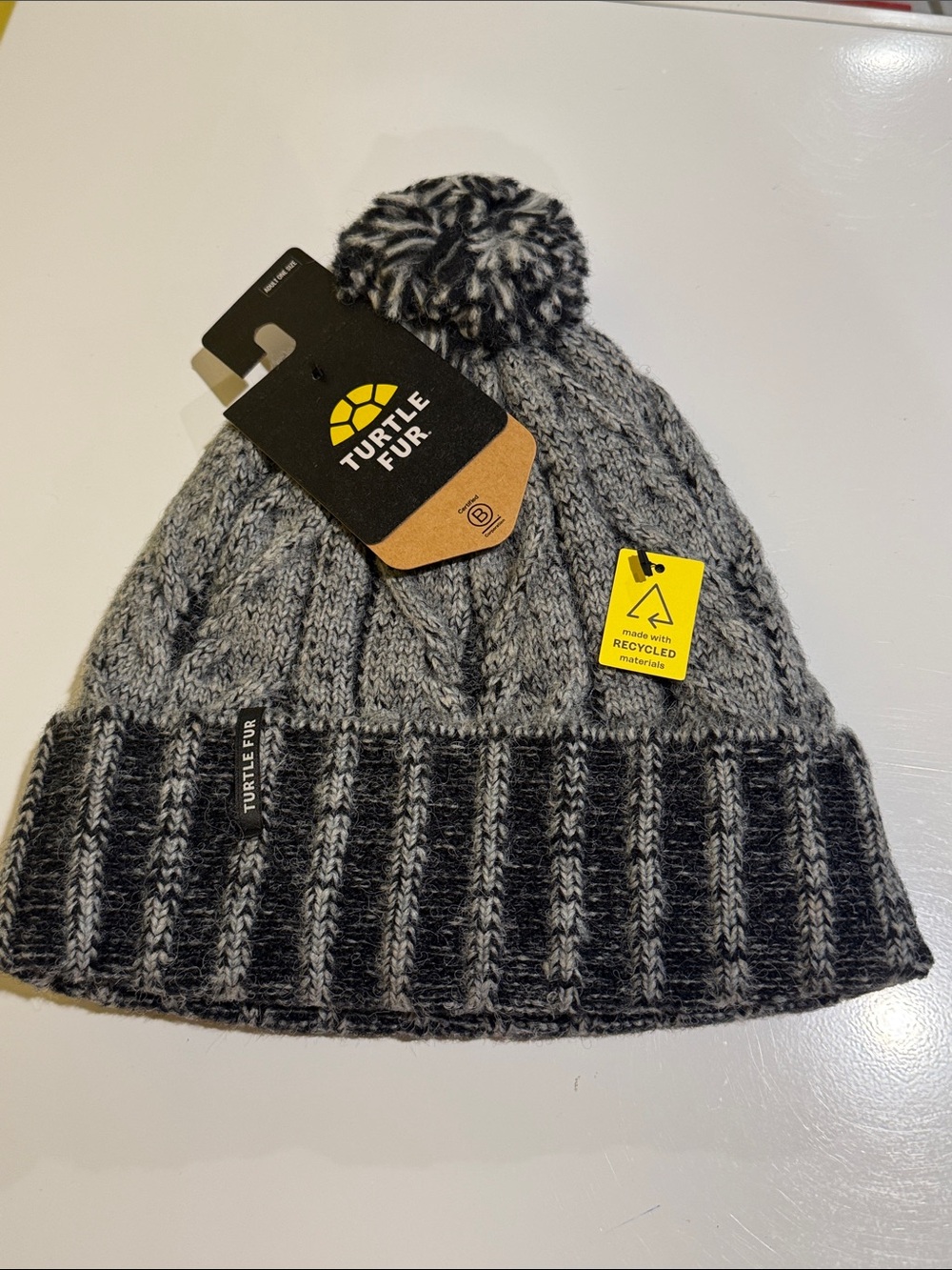 Turtle Fur Women’s Grey Knit Pom Beanie